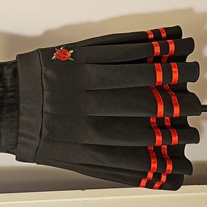 Spencer's Black & Red Pleated Skirt L